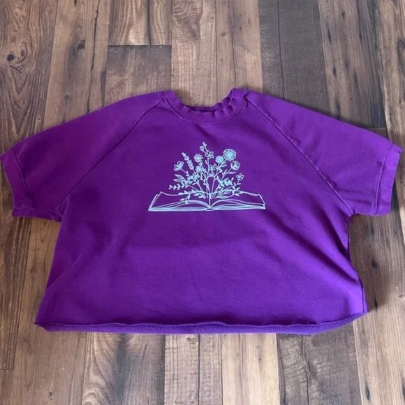 Vermont Country Store Tops - THE Vermont Country Store Plum Sweater Short sleeve Floral Book Print *Cropped*